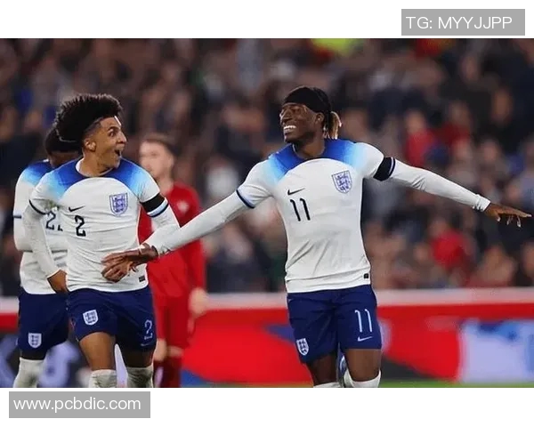 巴赛队与香港队激战正酣展现足球魅力与团队精神的精彩对决 巴赛队与香港队激战正酣展现足球魅力与团队精神的精彩对决